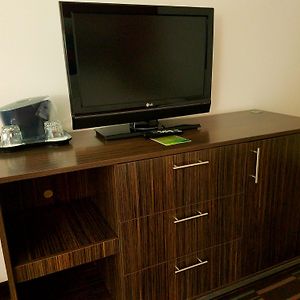 One-Bedroom King Suite